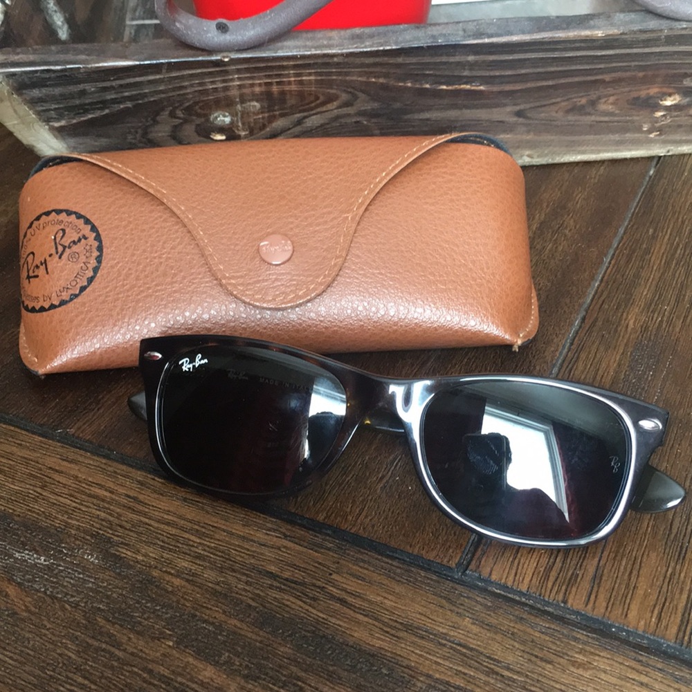 Ray ban tortoise wayfarer sunglasses 😎